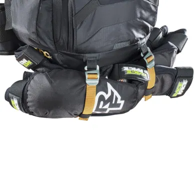 ElementStore - 5215-fr-trail-blackline-protector-carry-big