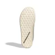ElementStore - ID2450_4_FOOTWEAR_Photography_Bottom View_white
